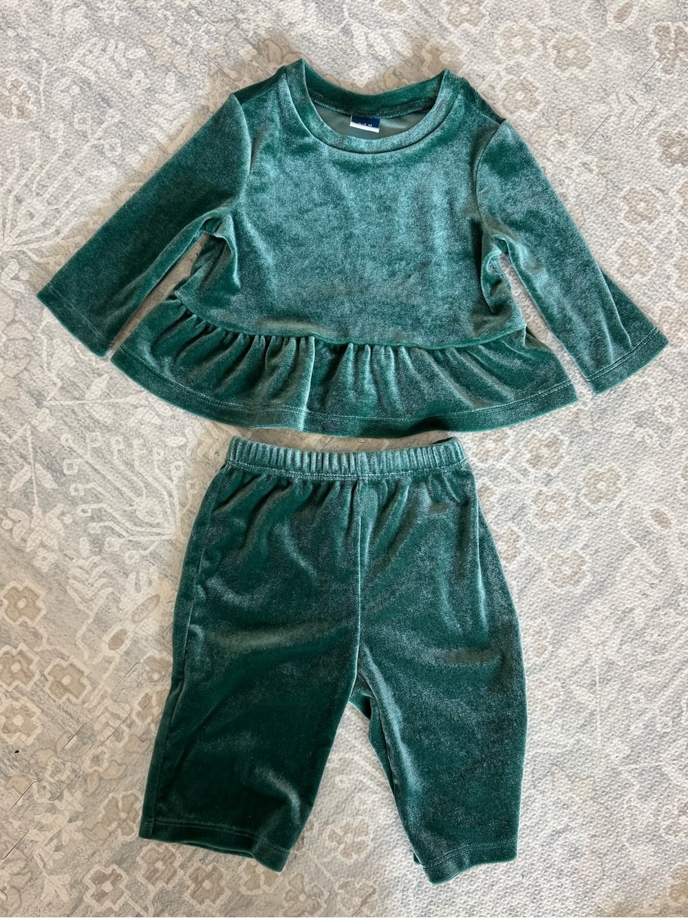 Velvet 2-Piece Outfit Set 0-3 Months | Emerald Green | Like New